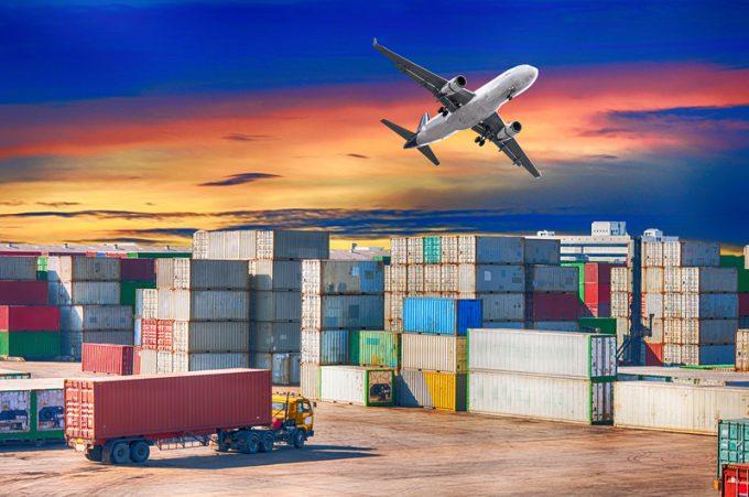 运运价高涨和缺柜将更多货代推向空运,航空公司加码组建货机扩大货运